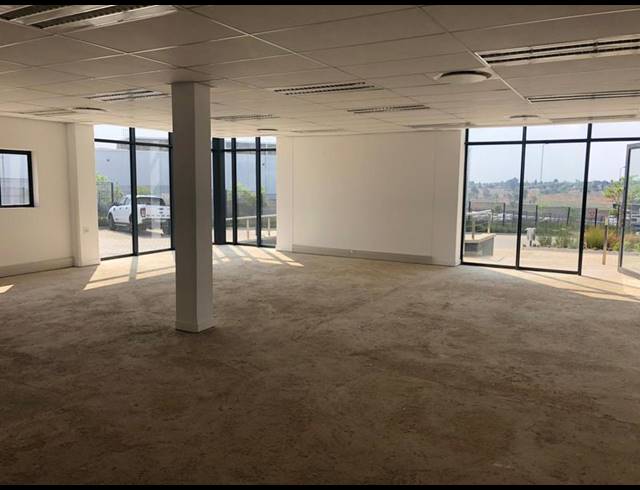 INDUSTRIAL PROPERTY TO RENT IN LOUWLARDIA